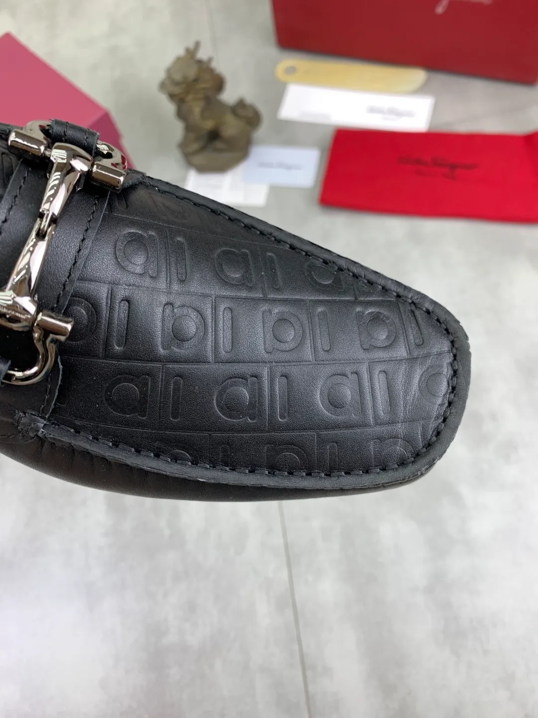 Men's shoes 💰P542 New model, high quality [Ferragamo/Ferragamo] Latest lazy slip-on shoes Original imported calfskin, imported cowhide lining + original luxury metal buckle + original combination outsole Comparison without pressure Code number: 38-45